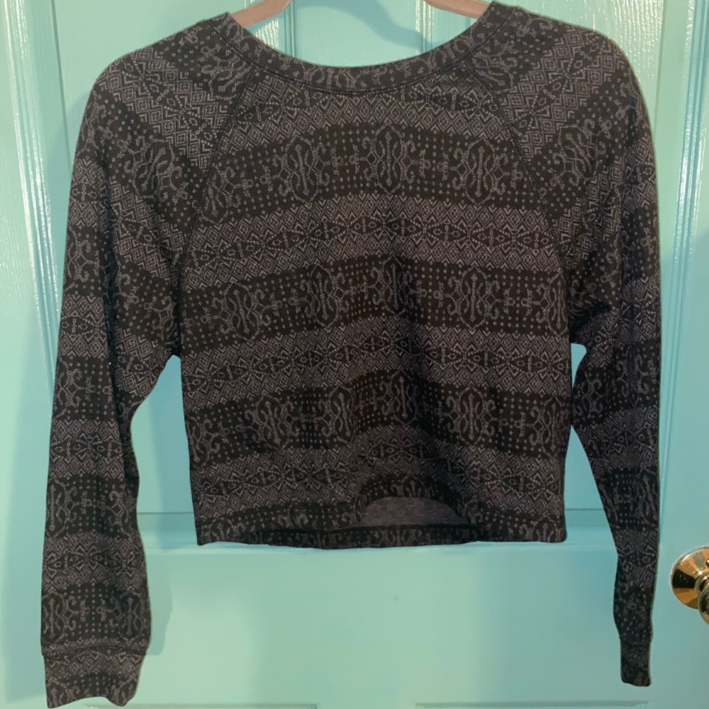 Hollister Cropped Patterned Sweatshirt